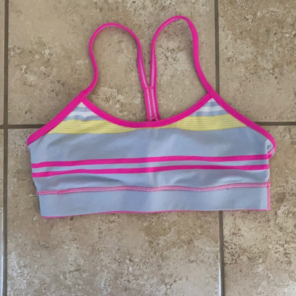 lulu lemon sports bra. No inside tags, size 4. No pads